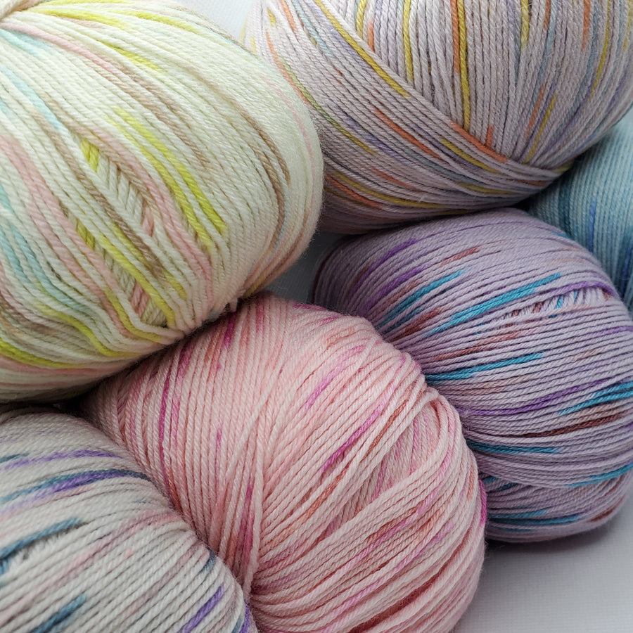 RELLANA Flotte Socke Bambus-Merino Spot – Asammy's Yarn Shop